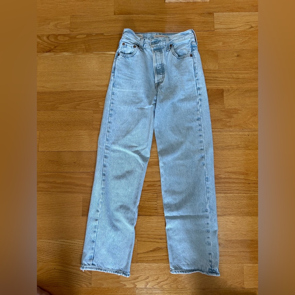 Light Wash High-Rise Straight Leg Jeans